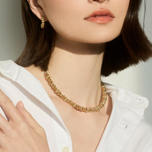 将图像加载到图库查看器中,Signature Diamond Neck Cuff