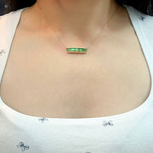 将图像加载到图库查看器中，Tsavorite Petal Diamond Necklace
