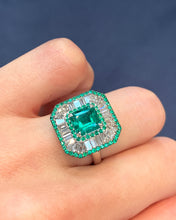 将图像加载到图库查看器中，Emerald Ring
