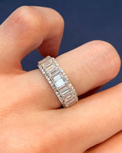 将图像加载到图库查看器中，Baguettes Diamond Ring
