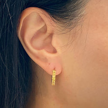 将图像加载到图库查看器中，Yellow Sapphire Hoop Earrings
