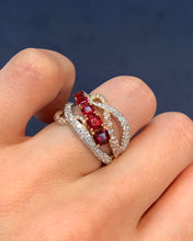 将图像加载到图库查看器中，Red Spinel Diamond Ring
