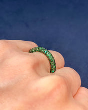 将图像加载到图库查看器中，Tsavorite Eternity Ring
