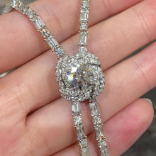 在画廊查看器中加载和播放视频，Knot Diamond Lariat Necklace
