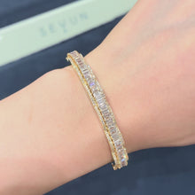 Load and play video in Gallery viewer, Diamond Petal Bangle
